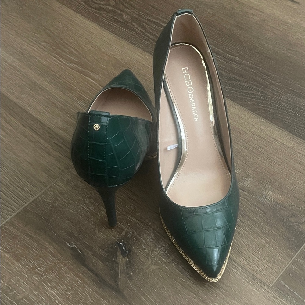 Bcbgeneration Dark Green Croc-Patterned Heels - image 1